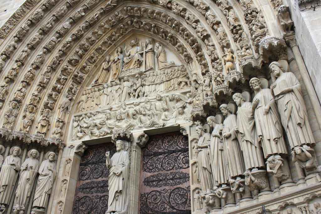 Foto del Pórtico de la catedral de NotreDaame
