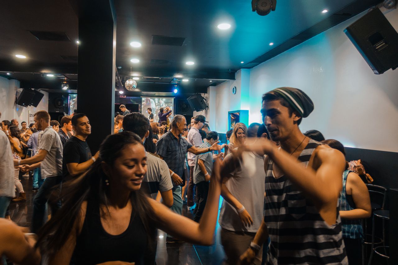 Aprenda a bailar salsa gratis