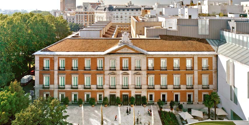Foto exterior del edificio del museo Thyssen-Bornemisza